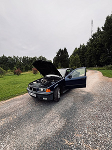 BMW 318i 1992 E36 (5 foto / 15)