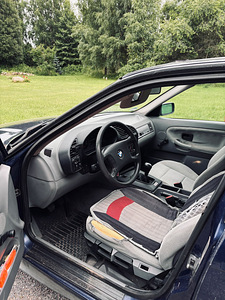 BMW 318i 1992 E36 (8 foto / 15)