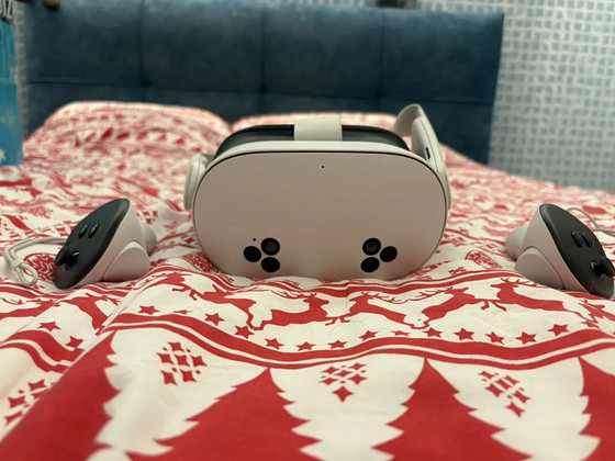 Meta Quest 3S 256gb в идеальном состоянии, покупались недавн