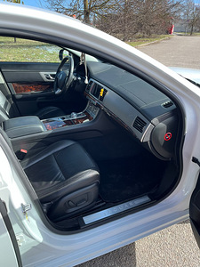 Jaguar XF 3.0D 155kw (9 foto / 15)