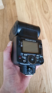 Nikon SB-700 Speedlight Flash (3 foto / 8)