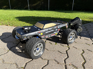 SUUR KOMPLEKT RC puldiauto Traxxas E-Revo, 4WD, 1/8 + lisad (9 foto / 10)