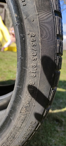 Contiwintercontact 245/35/R19 (2 foto / 4)