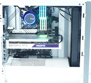 I7-13700K gaming PC (1 foto / 3)