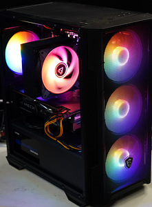 Ryzen 5 7600 / 6700XT (1 foto / 3)