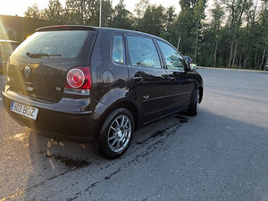 Volkswagen Polo 2007 (2 foto / 6)