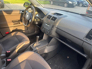 Volkswagen Polo 2007 (4 foto / 6)
