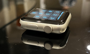 Apple Watch 3 42mm (1 foto / 5)