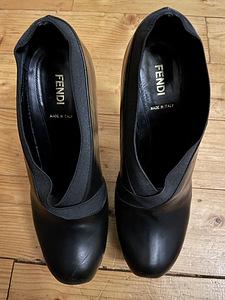 FENDI kingad, originaal (7 foto / 7)