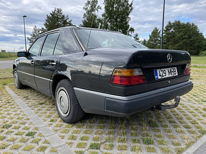 Mercedes Benz 300d W124 (2 foto / 7)