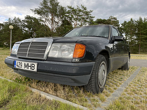 Mercedes Benz 300d W124 (5 foto / 7)