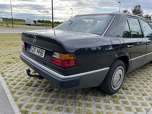 Mercedes Benz 300d W124 (6 foto / 7)