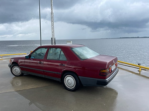 Mercedes Benz 300D W124 1988 (3 foto / 12)