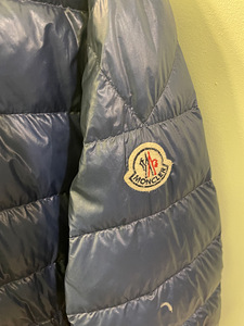 Куртка Moncler, оригинал (7 фото из 7)
