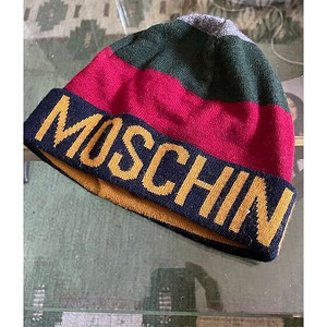 Moschino müts, unisex (1 foto / 3)