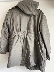 SAKSA ARMEE VINTAGE PARKA 1980ndad Unisex (4 foto / 5)