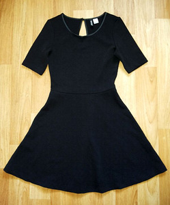 H&M divided must skater kleit XS (1 foto / 3)