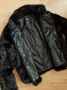 Only черная шуба XS (3 фото из 3)
