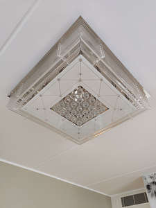 Потолочная лампа (2 фото из 3)