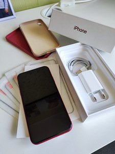 iPhone Xr 64GB red (2 foto / 2)