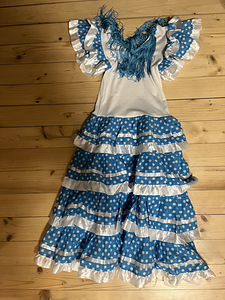 Tüdrukule kostüüm/kleit s134-152