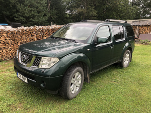 Nissan pathfinder 2,5 128kw (2 foto / 5)