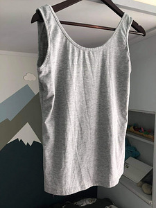 Avatud seljaosaga spordisärk. Suurus L/XL (2 foto / 2)