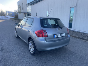 Toyota Auris 2009 2.0 93kw (2 foto / 7)