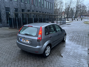 Ford Fiesta (3 foto / 14)