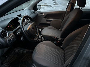 Ford Fiesta (10 foto / 14)