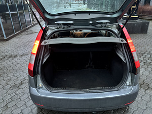 Ford Fiesta (14 foto / 14)