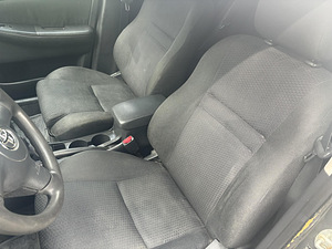Toyota Corolla (9 фото из 15)
