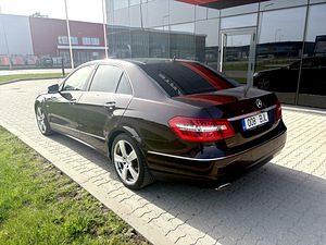 Mercedes Benz E 220 (2 foto / 15)