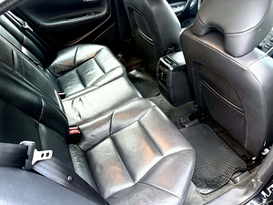 Volvo s60 Facelift 2.4 дизель АВТОМАТ (10 фото из 15)