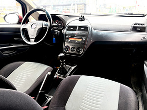Fiat Punto (7 foto / 13)