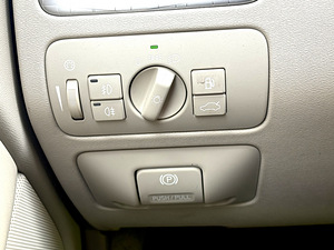Volvo XC70 (14 фото из 15)