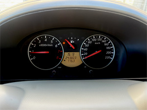 Nissan Micra (10 foto / 15)