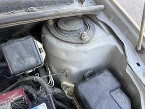 Toyota Yaris (13 foto / 15)