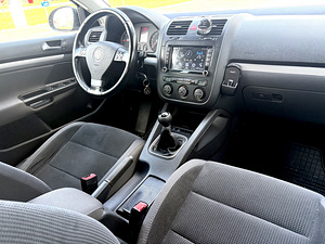 Volkswagen Golf (9 foto / 15)