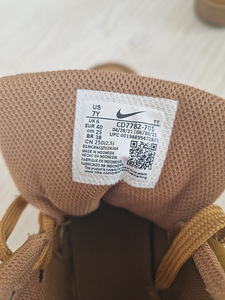 Кроссовки nike s40 (2 фото из 3)