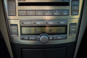 Toyota Avensis Facelift (12 foto / 13)