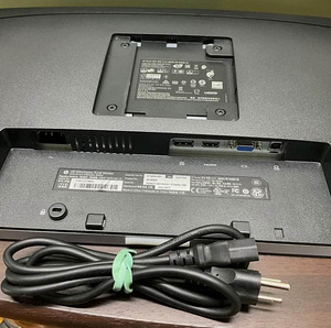 HP LED E232 23’ MONITOR (8 foto / 9)