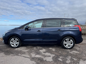 Peugeot 5008 DIISEL / AUTOMAT / PANORAMA (3 фото из 15)