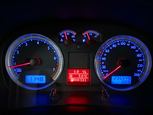 VOLKSWAGEN GOLF 4 / AVARIIVABA / ÜV 12.2025 (15 foto / 15)