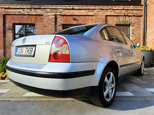 VOLKSWAGEN PASSAT B5.5 FACELIFT / ВЕЛЮР / АВТОМАТ (3 фото из 15)