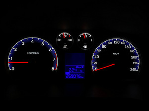 HYUNDAI i30 / 2 OMANIKKU / ÜV 10.2026 (14 foto / 15)