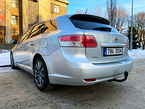 TOYOTA AVENSIS / АВТОМАТ / ТО 06.2026 (4 фото из 15)