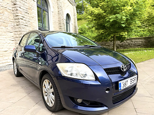 TOYOTA AURIS / COMFORT (2 фото из 15)