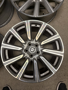 Volvo V90 / S90 R19 Diamond Cut (5 foto / 5)