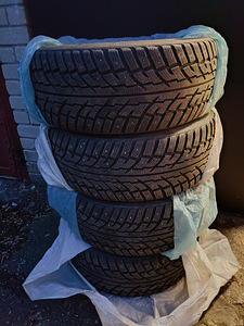 Kumho255/50R19 (2 фото из 5)